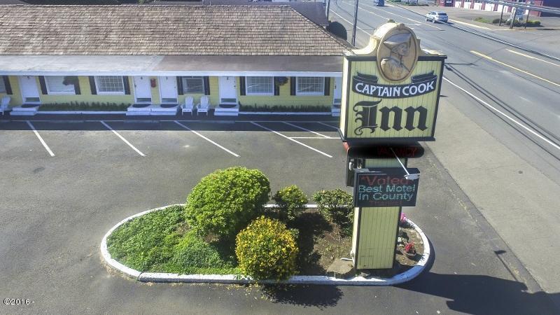Captain Cook Inn Lincoln City Exteriör bild